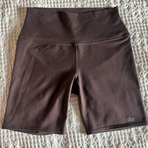 Alo Yoga High Waist Biker Short - Size Small - Color Raisin